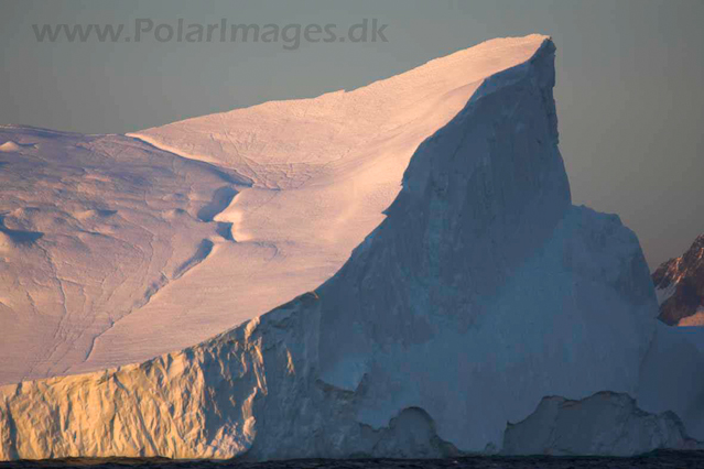 Sunrise off Angmassalik, East Greenland_MG_5570